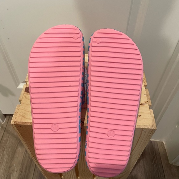 Slides - Picture 3 of 4